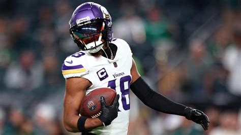 Vikings star receiver Justin Jefferson didn’t sign a contract extension. Now what?